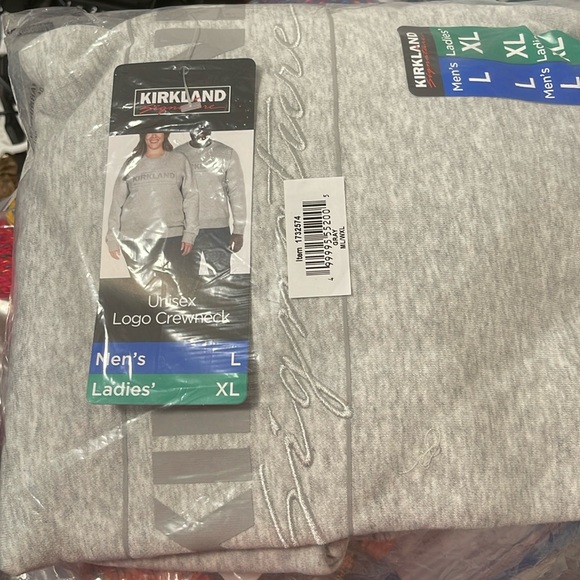Kirkland Signature Sweatshirt - Picture 1 of 1